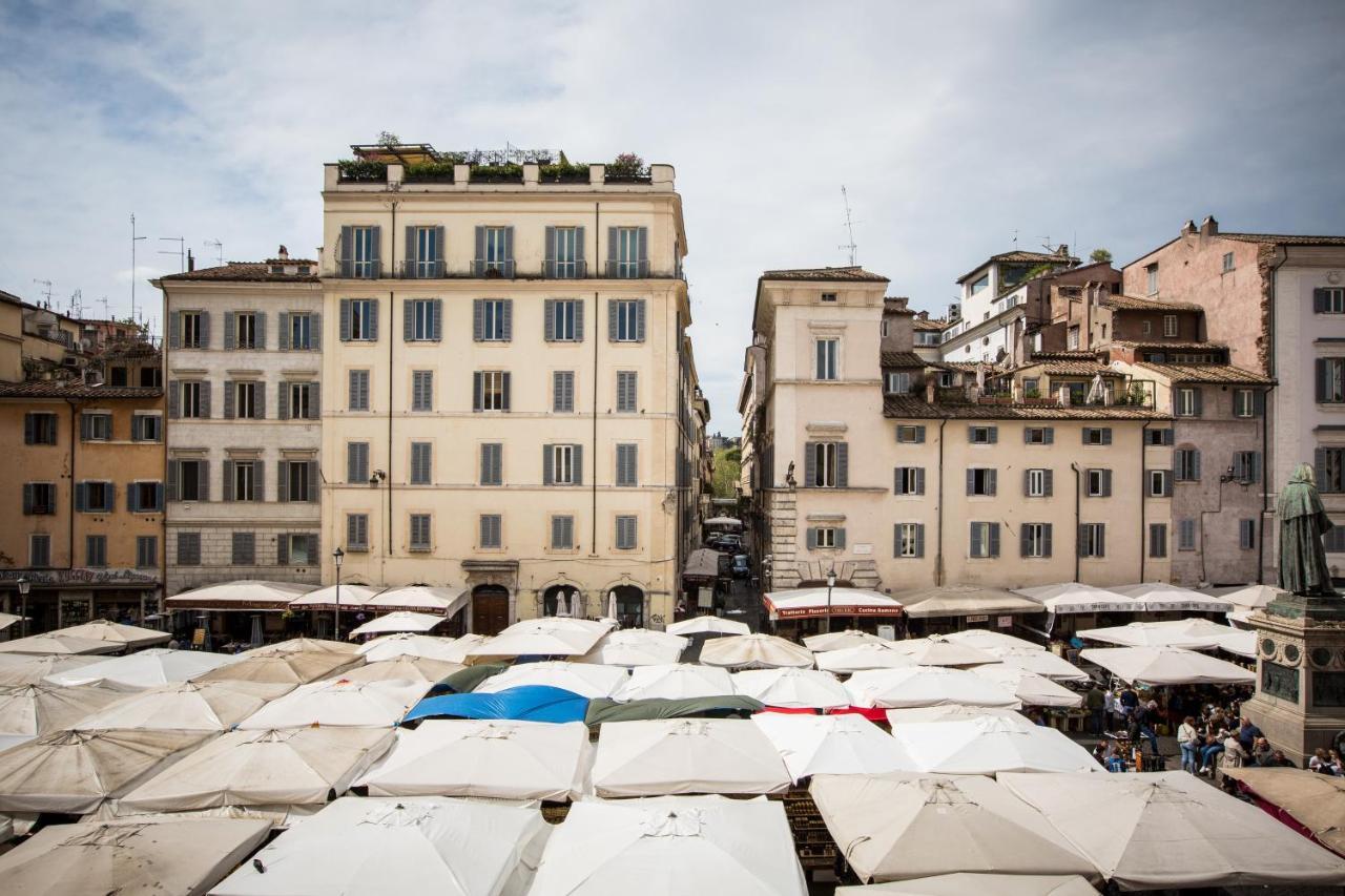 Piazza Campo De' Fiori Luxury Flat View *